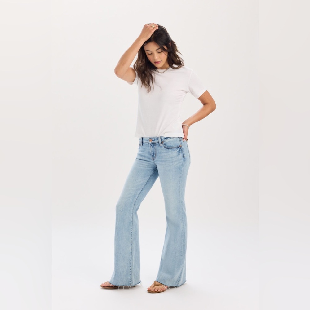 NWT DAZE DENIM Lowkey Low Rise Flare in Wanted
